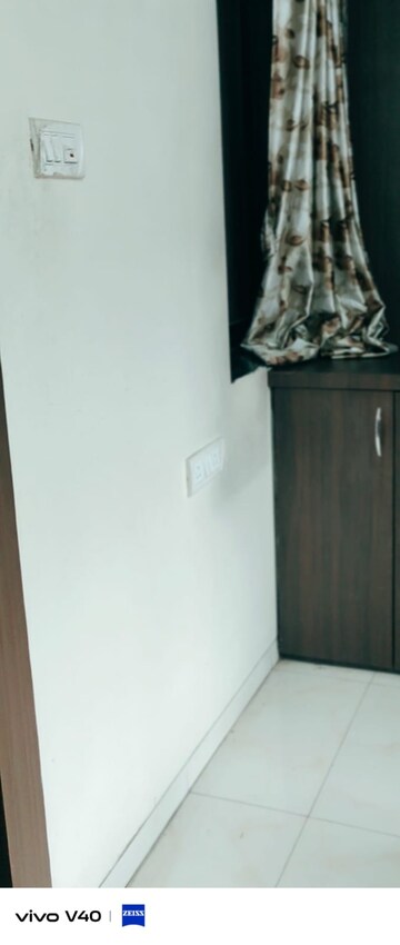 Room in 2 BHK Apartment at Kores Nakshatra, Vartak Nagar – for Rent