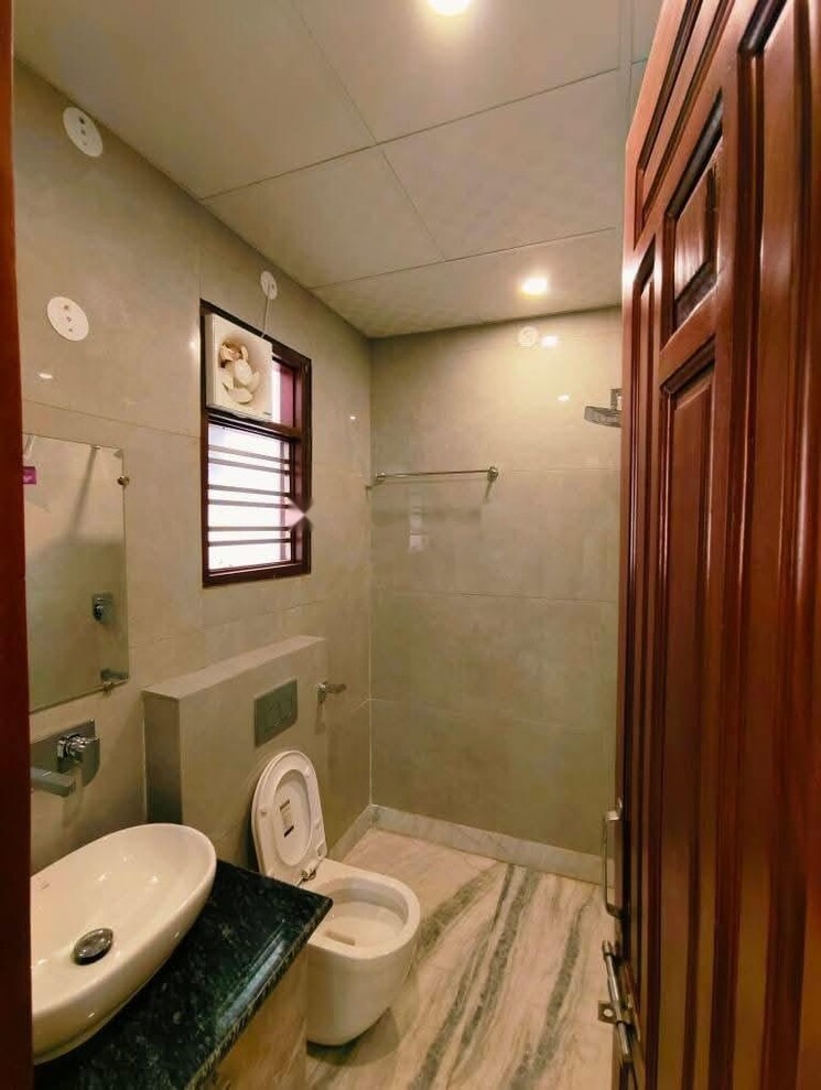 Bathroom, dlf-new-town-heights-i 3 Bedroom 1976 Sq.Ft. Apartment In Sector 90 Gurgaon 9059761