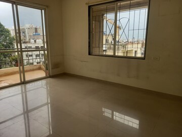 Room in 2 BHK Apartment at Sicilliaa Apartment, Bt Kawade Road – for Rent