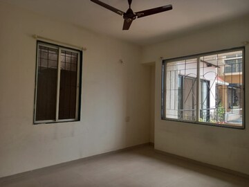 Room in 2 BHK Apartment at Sicilliaa Apartment, Bt Kawade Road – for Rent