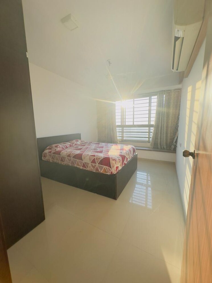 Bedroom, oberoi-realty-splendor 2.5 Bedroom 1600 Sq.Ft. Apartment In Andheri East Mumbai 9059811