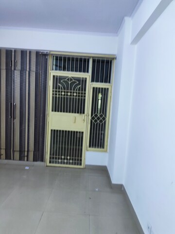 Room in 3 BHK Apartment at Gardenia Glory, Sector 46 – for Sale