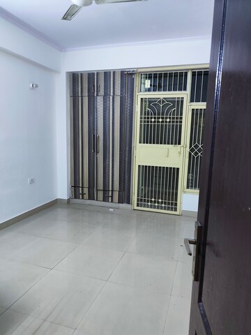 Room in 3 BHK Apartment at Gardenia Glory, Sector 46 – for Sale