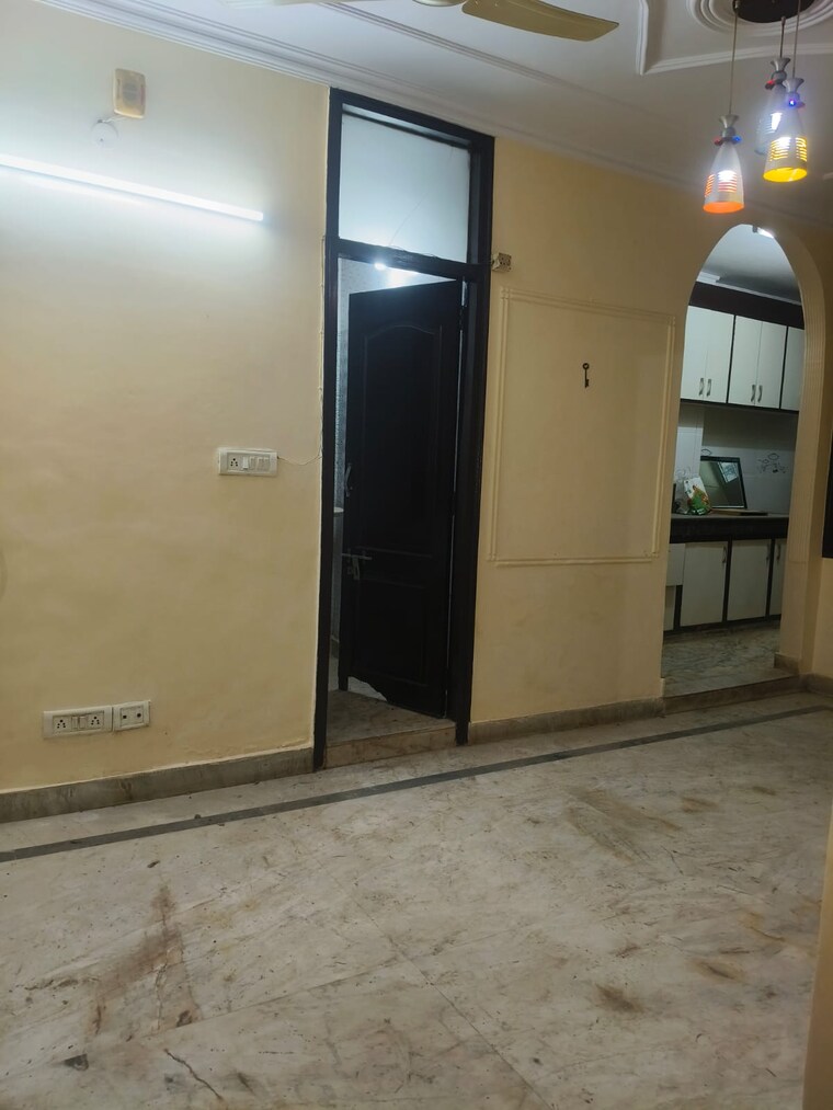 Room, neb sarai 3 Bedroom 1800 Sq.Ft. Builder Floor In Neb Sarai Delhi 9059847