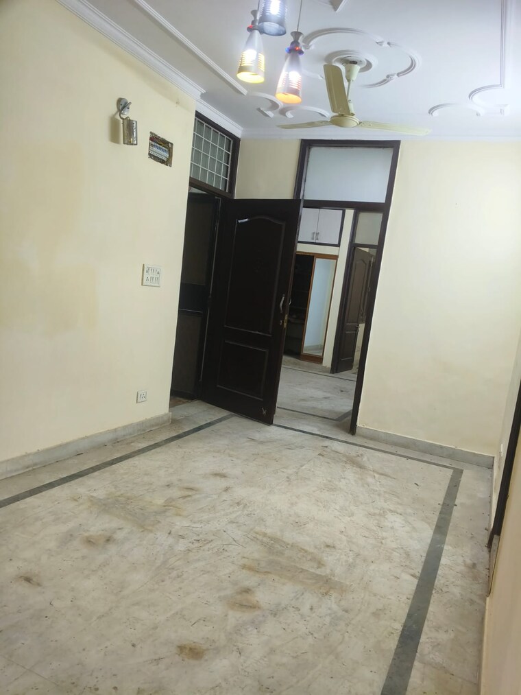 Room, neb sarai 3 Bedroom 1800 Sq.Ft. Builder Floor In Neb Sarai Delhi 9059847