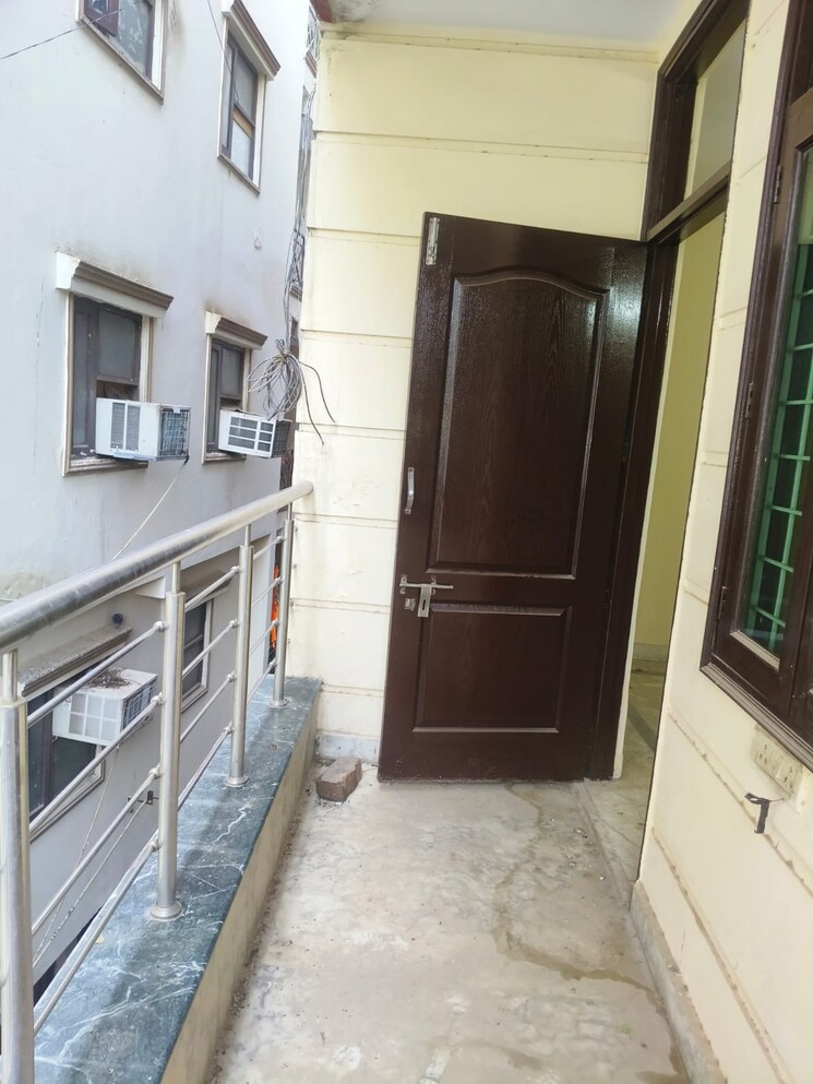 Balcony, neb sarai 3 Bedroom 1800 Sq.Ft. Builder Floor In Neb Sarai Delhi 9059847