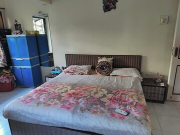 Bedroom in 2 BHK Apartment at Lokhandwala Complex, Andheri West – for Rent