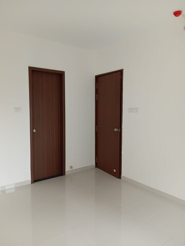 Room in 2 BHK Apartment at Kohinoor Presidentia, Sopan Baug – for Rent