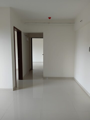 Room in 2 BHK Apartment at Kohinoor Presidentia, Sopan Baug – for Rent