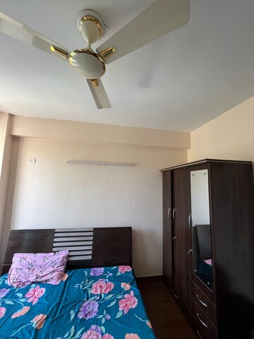 Furnished Amenities in 4 BHK Apartment at GTM The Capital, Aman Vihar – for Rent