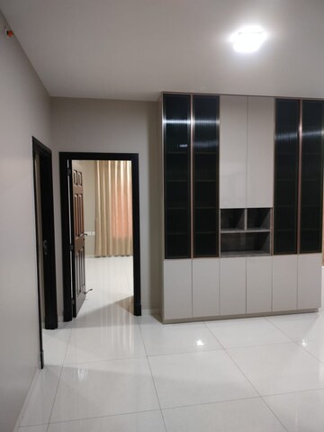 Room in 3 BHK Apartment at Sobha Palm Courts, Kogilu – for Rent