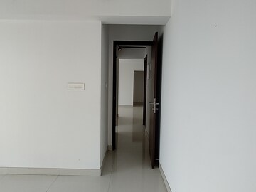 Room in 2 BHK Apartment at Sunteck City Avenue 1, Goregaon West – for Rent