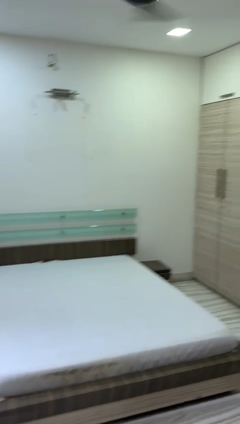 2 BHK Apartment For Rent in Vile Parle East