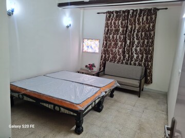 Bedroom in 4 BHK Builder Floor at DLF Pink Town House, Dlf City Phase 3 – for Rent