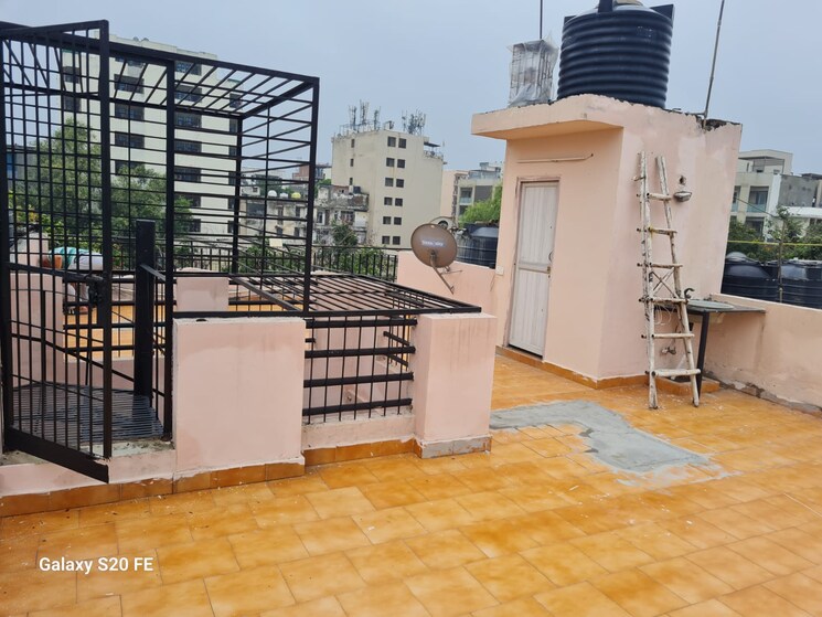 Terrace, dlf-pink-town-house 4 Bedroom 1800 Sq.Ft. Builder Floor In Dlf City Phase 3 Gurgaon 9059948