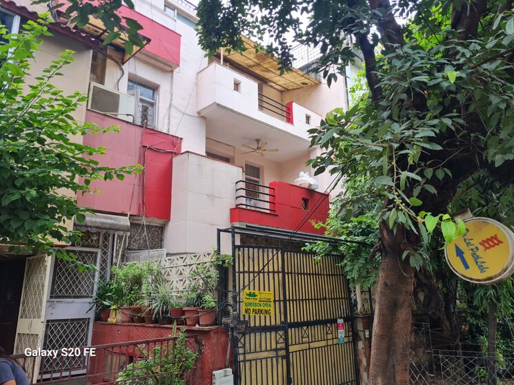 Exterior View, dlf-pink-town-house 4 Bedroom 1800 Sq.Ft. Builder Floor In Dlf City Phase 3 Gurgaon 9059948