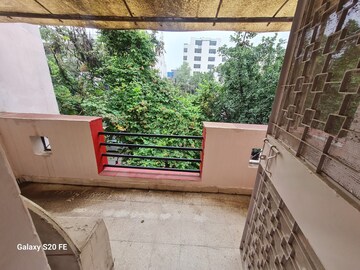 Balcony in 4 BHK Builder Floor at DLF Pink Town House, Dlf City Phase 3 – for Rent