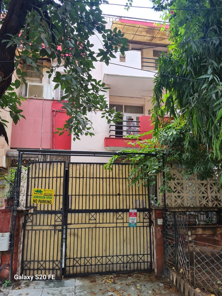 Exterior View, dlf-pink-town-house 4 Bedroom 1800 Sq.Ft. Builder Floor In Dlf City Phase 3 Gurgaon 9059948