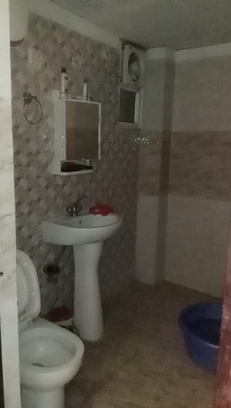 Bathroom, lr-bluemoon-homes 3 Bedroom 1050 Sq.Ft. Builder Floor In Raj Nagar Extension Ghaziabad 9059873