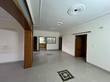 Room in 2 BHK Apartment at Shama Apartments, Sector 10 Dwarka – for Rent