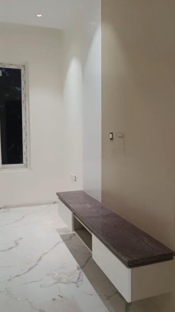Room in 3 BHK Apartment at Jubilee Hills – for Sale