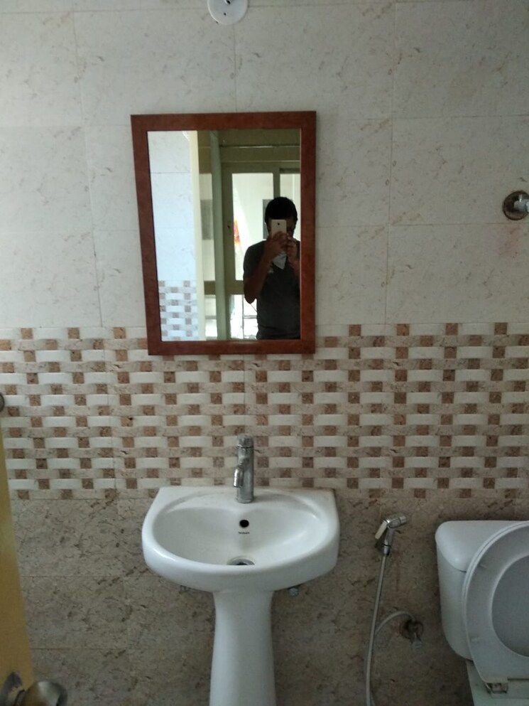 Bathroom, saviour-green-arch 2 Bedroom 860 Sq.Ft. Apartment In Tech Zone 4 Greater Noida Greater Noida 9060089