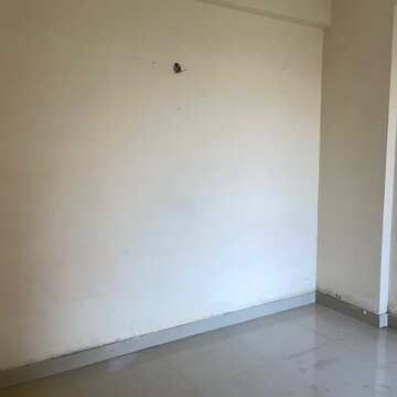 Room in 2 BHK Apartment at OP Floridaa, Sector 82 – for Rent
