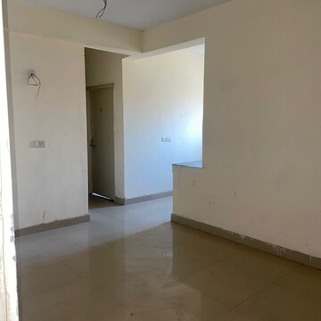 2 BHK Apartment For Rent in OP Floridaa, Sector 82