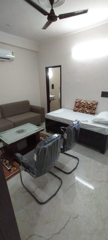1 RK Builder Floor For Rent in Greenwood City, Sector 40