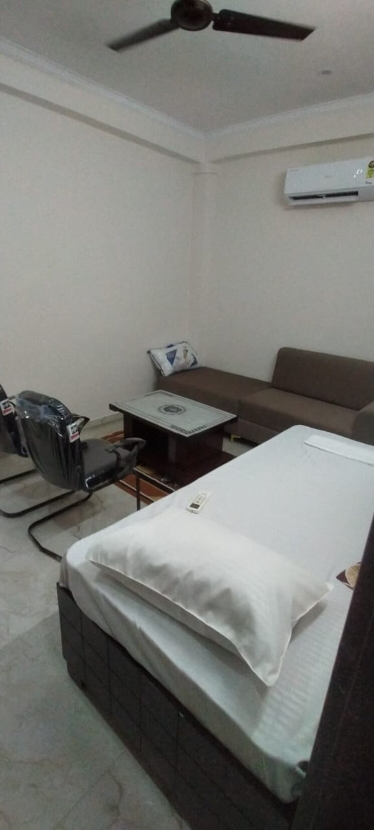 Team Area, greenwood-city 1 RK 1200 Sq.Ft. Builder Floor In Sector 40 Gurgaon 9060091