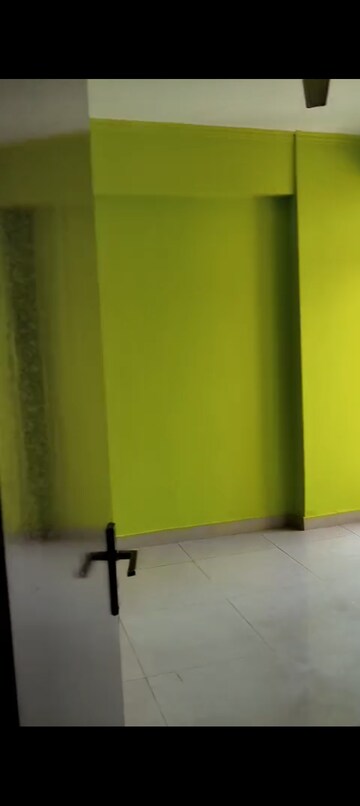 Room in 2 BHK Apartment at Gaur City 5th Avenue, Sector 4 Greater Noida – for Rent