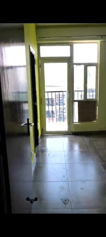 Room in 2 BHK Apartment at Gaur City 5th Avenue, Sector 4 Greater Noida – for Rent