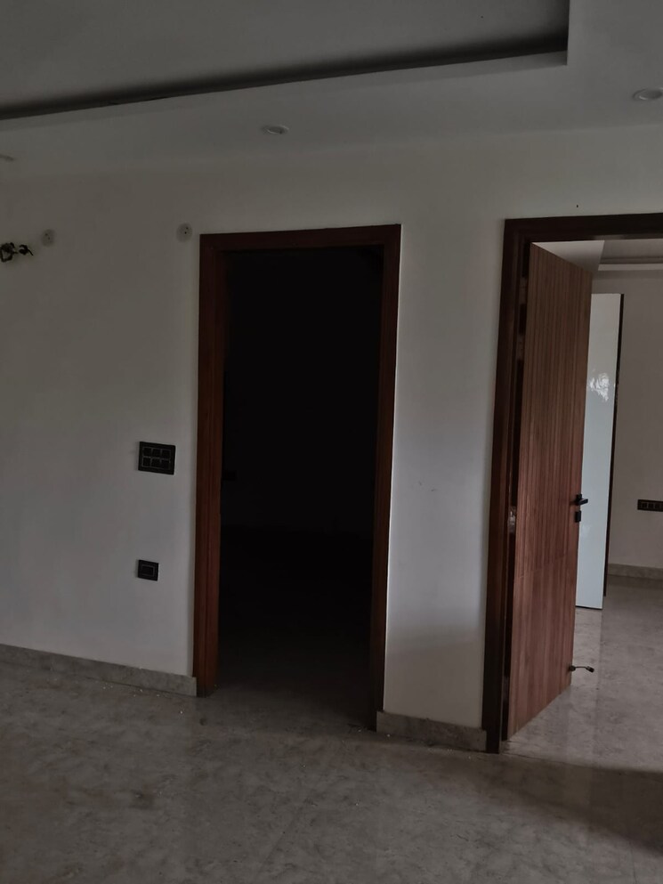 Room, sector 11 3 Bedroom 2150 Sq.Ft. Builder Floor In Sector 11 Faridabad 9060147