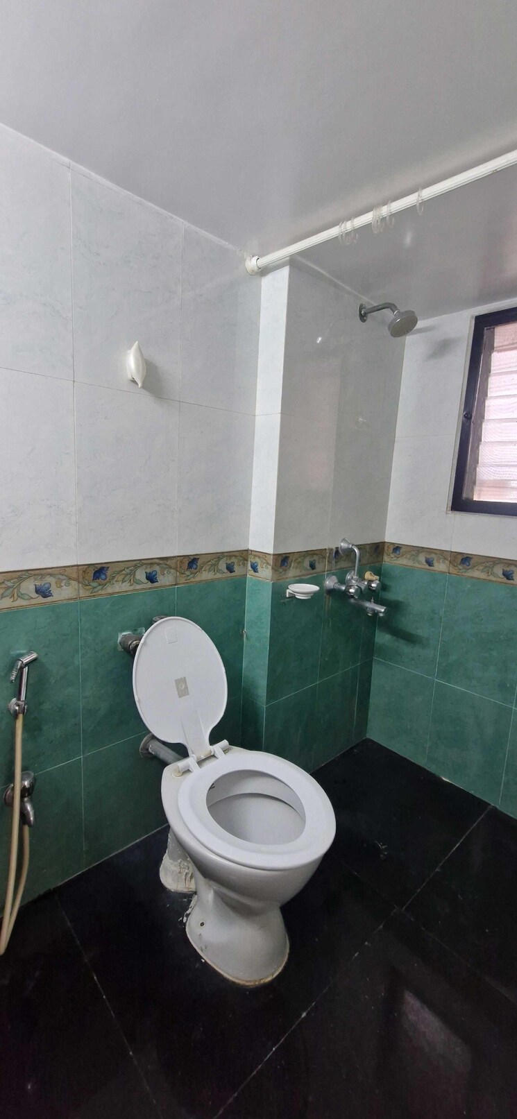 Bathroom, andheri-chs 2 Bedroom 800 Sq.Ft. Apartment In Andheri West Mumbai 9060110