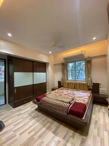 Bedroom in 2 BHK Apartment at Andheri West – for Rent