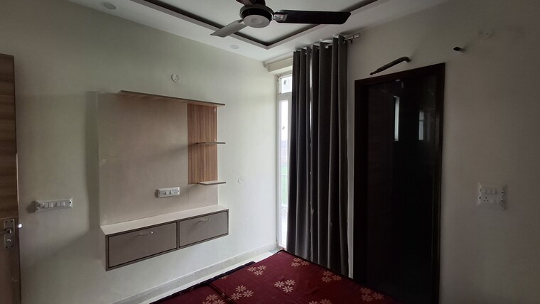 Room, ambala highway 3 Bedroom 1350 Sq.Ft. Builder Floor In Ambala Highway Zirakpur 9060203
