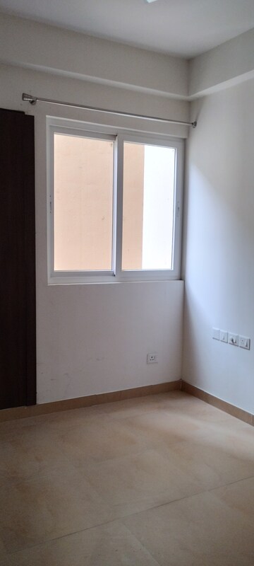 3 BHK Apartment For Rent in Wave Amore, Sector 32