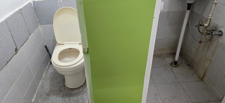 Washroom, sector 23 dwarka 1 Bedroom 400 Sq.Ft. Apartment In Sector 23 Dwarka Delhi 9060226