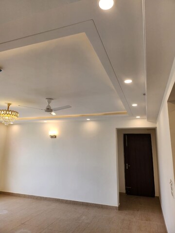 Room in 4 BHK Apartment at Lotus Panache, Sector 110 – for Rent