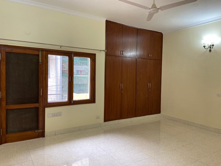 Room, greater kailash i 3 Bedroom 3000 Sq.Ft. Builder Floor In Greater Kailash I Delhi 9060264