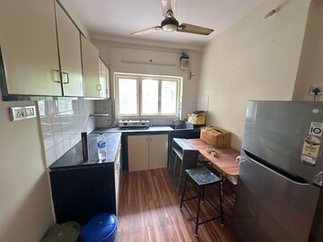 Team Area in 2 BHK Apartment at Andheri CHS, Andheri West – for Rent