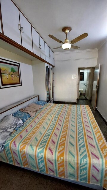 Bedroom in 2 BHK Apartment at Andheri West – for Rent
