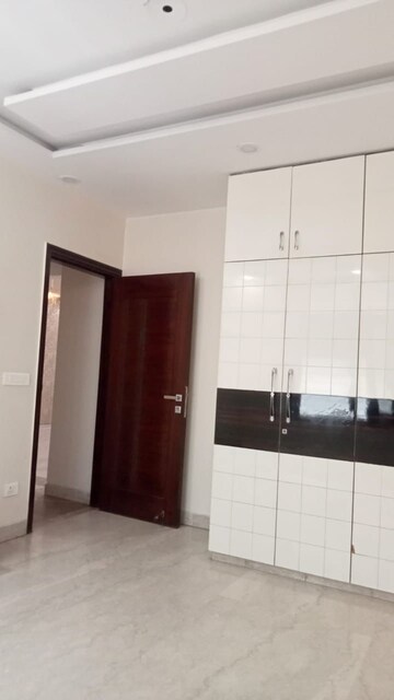 Room in 3 BHK Builder Floor at Rohini Sector 8 – for Sale