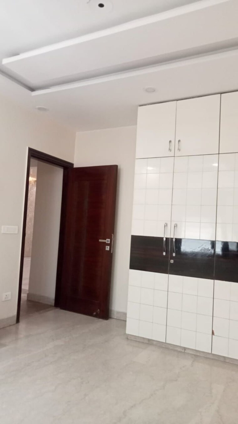 Room, rohini sector 8 3 Bedroom 1800 Sq.Ft. Builder Floor In Rohini Sector 8 Delhi 9060271