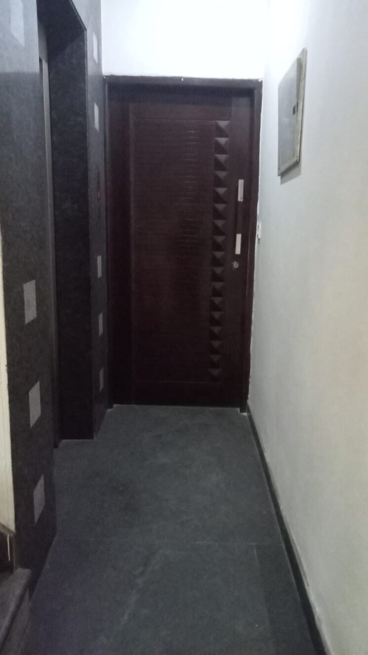 undefined, rohini sector 8 3 Bedroom 1800 Sq.Ft. Builder Floor In Rohini Sector 8 Delhi 9060271