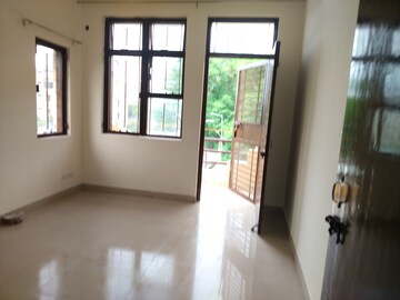 Room in 1 BHK Apartment at DDA Rosewood Apartments, Vasant Kunj – for Rent
