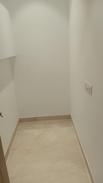 Room in 3 BHK Builder Floor at Greater Kailash I – for Rent