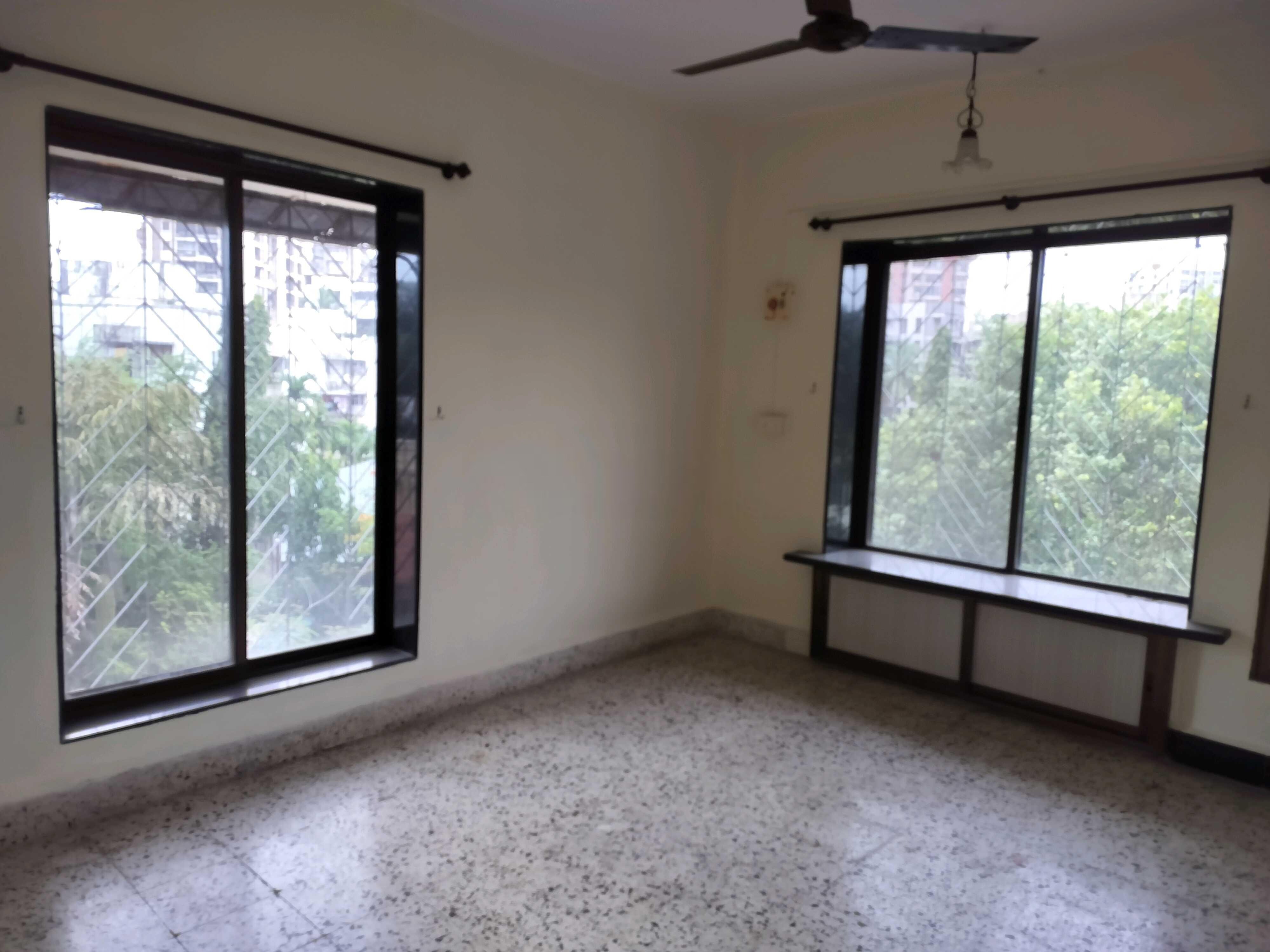 2 BHK + Servant Room Apartment For Rent in Lokhandwala Complex