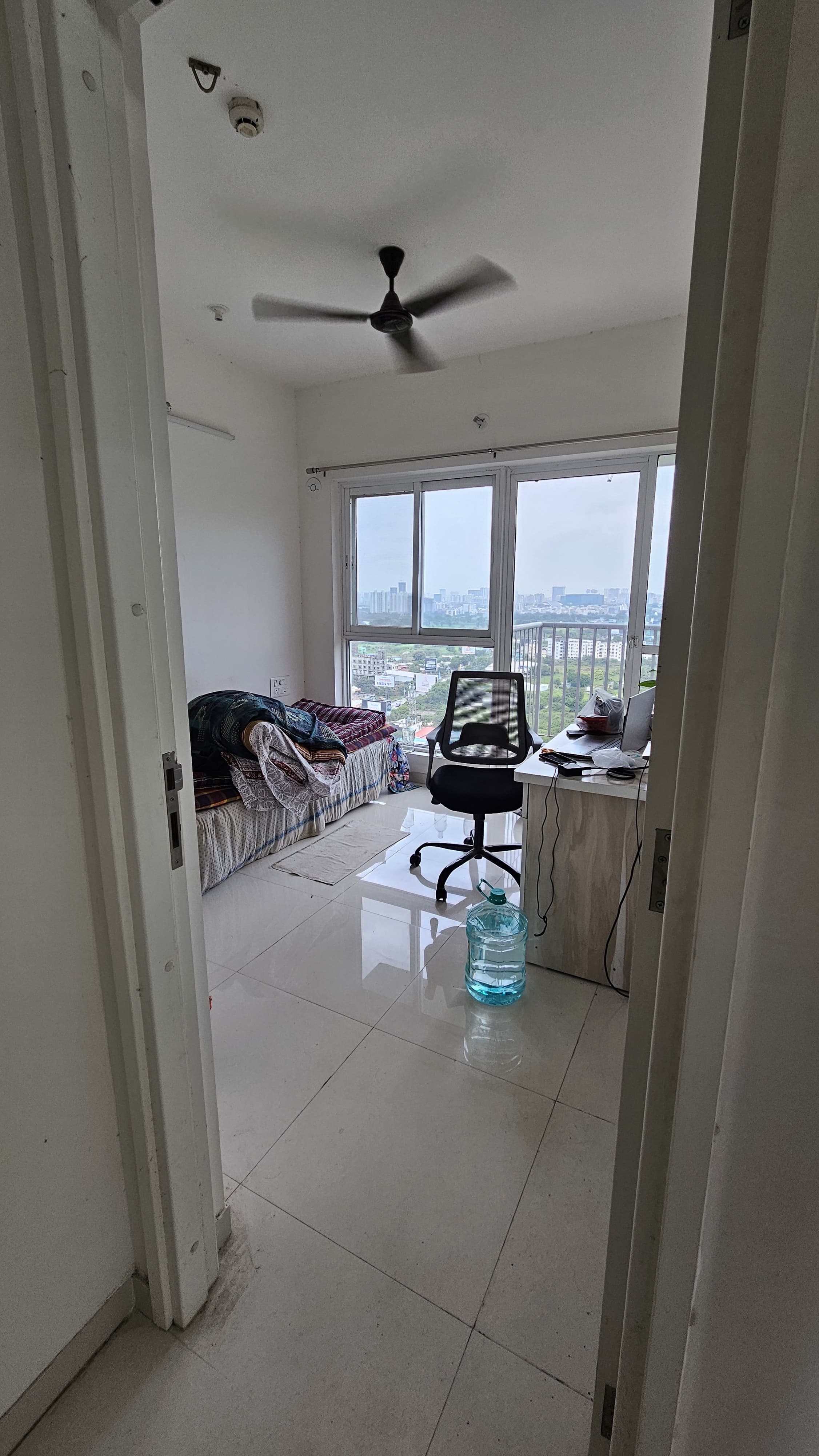 1 BHK + Pooja Room Apartment For Rent in Godrej Hillside