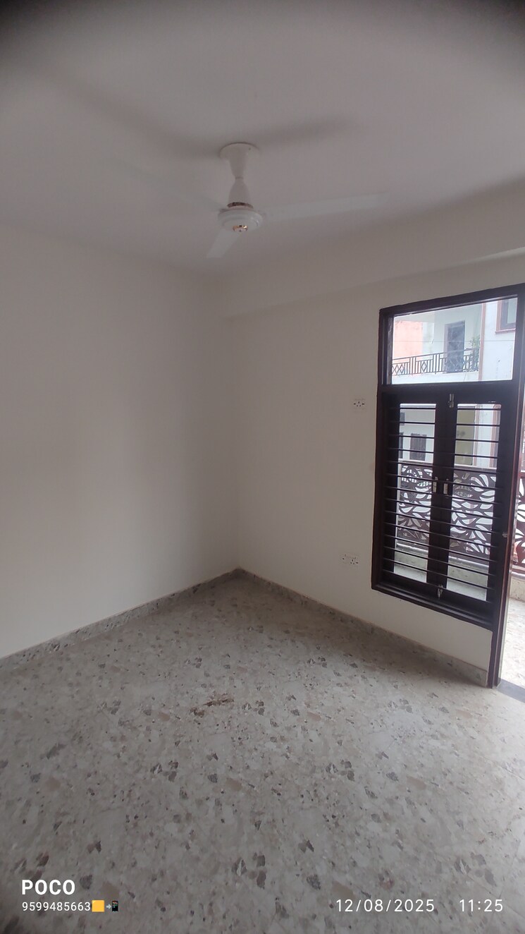 Balcony, kishangarh 1 Bedroom 550 Sq.Ft. Builder Floor In Kishangarh Delhi 9060333